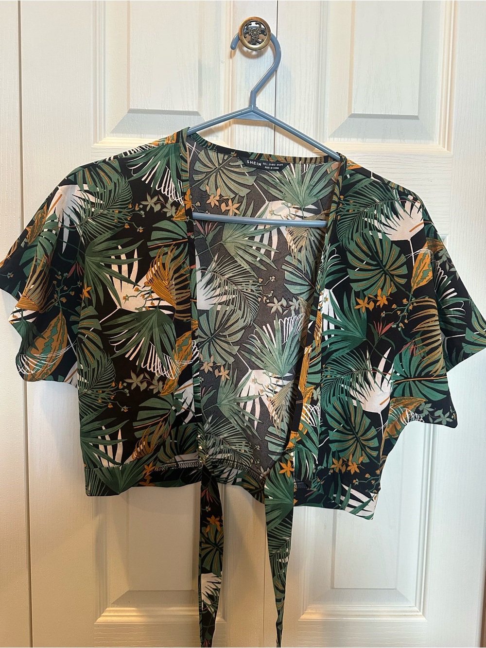 SHEIN Tropical Tie-Front Crop Top - Green/Black/White